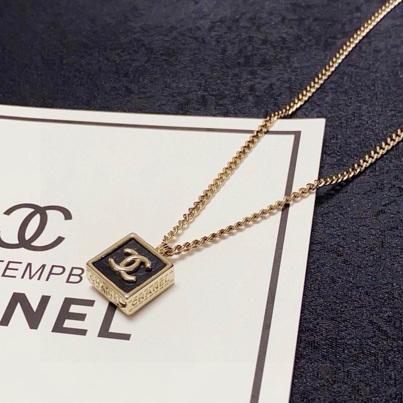 Chanel Necklace 04yxs118